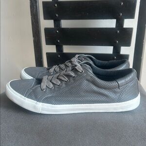 Y2K Men’s Express Lace Up Gray Sneakers Size 10